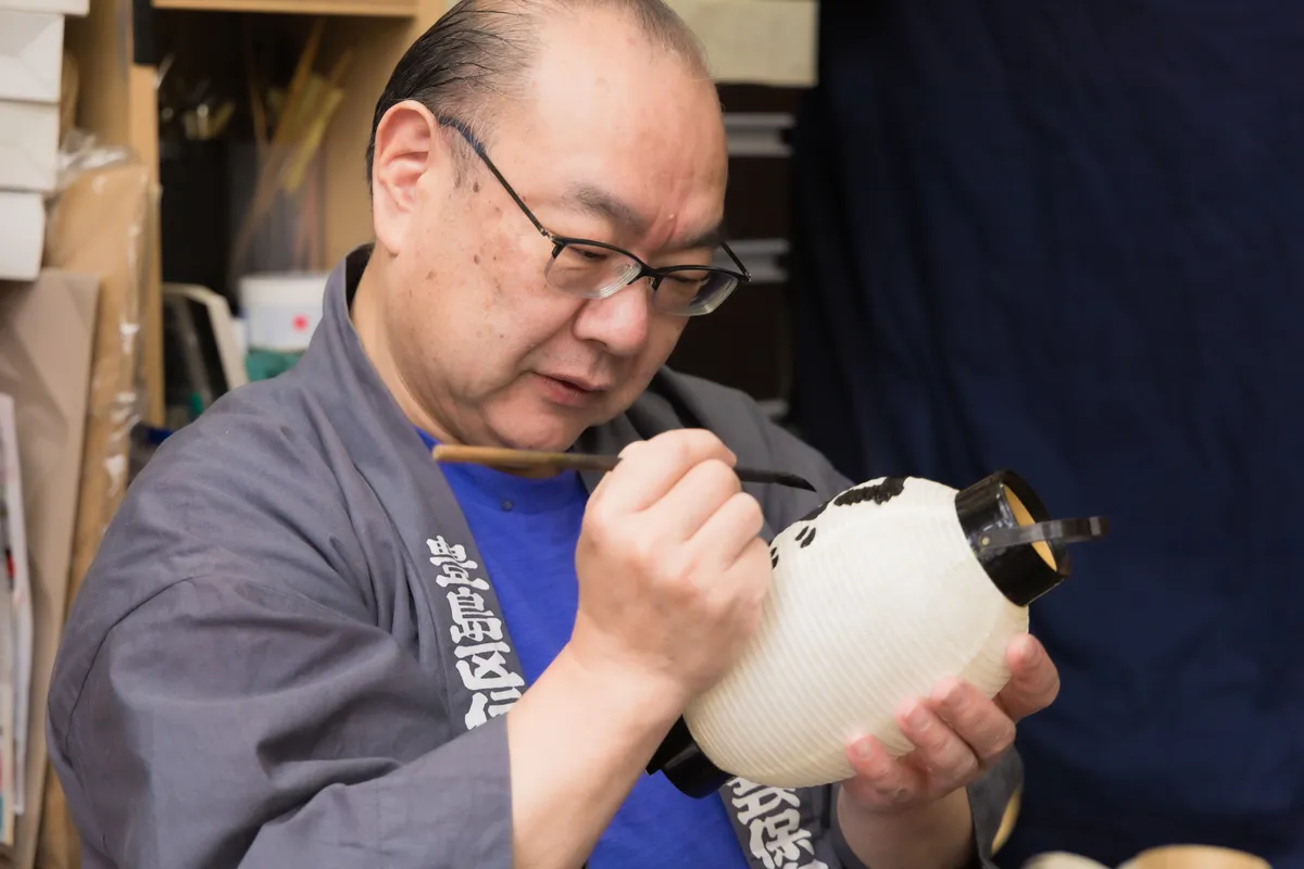 伝統工芸士が直伝！ 「江戸提灯」文字入れ体験