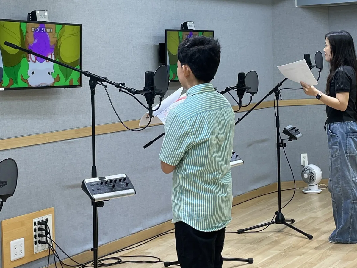 暑假特別企劃「親子聲優體驗」41位國小學生與家長挑戰動畫配音